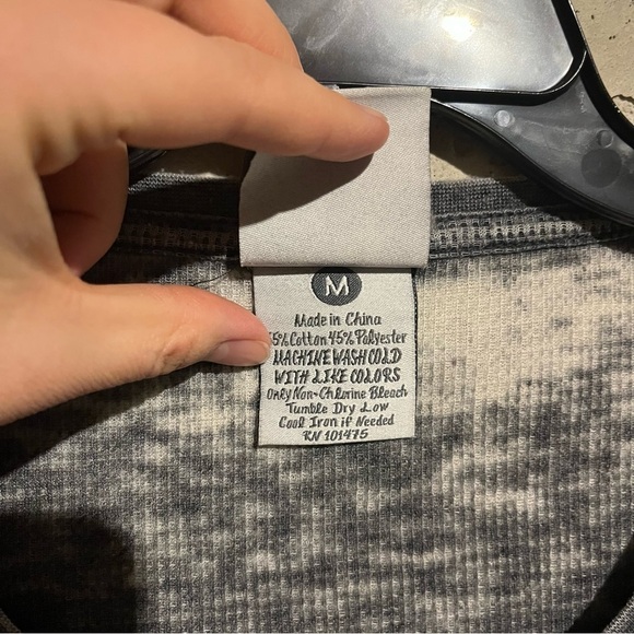 Zen CHICAGO BLACKHAWKS HOCKEY Fear the Feathers Long Sleeve Shirt Sz M Bling - Picture 5 of 8